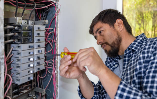 Best Licensed Electrician  in North Shore, CA